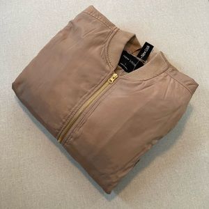 New Look Juniors Size multiple, Tan Quilted Nylon Lightweight Jacket, zip sleeve